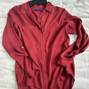 ⚠️Chic Red Button-Up Blouse⚠️